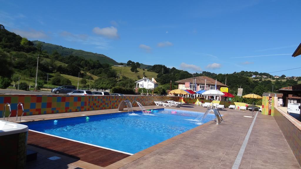 Conjunto Hotelero La Pasera Soto De Cangas Exterior photo