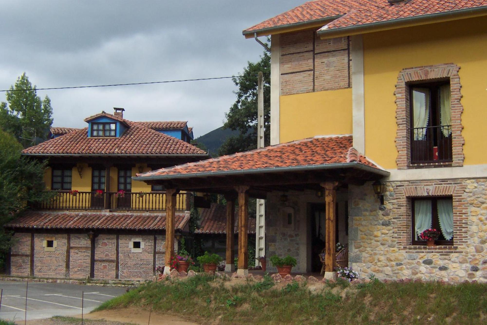 Conjunto Hotelero La Pasera Soto De Cangas Exterior photo