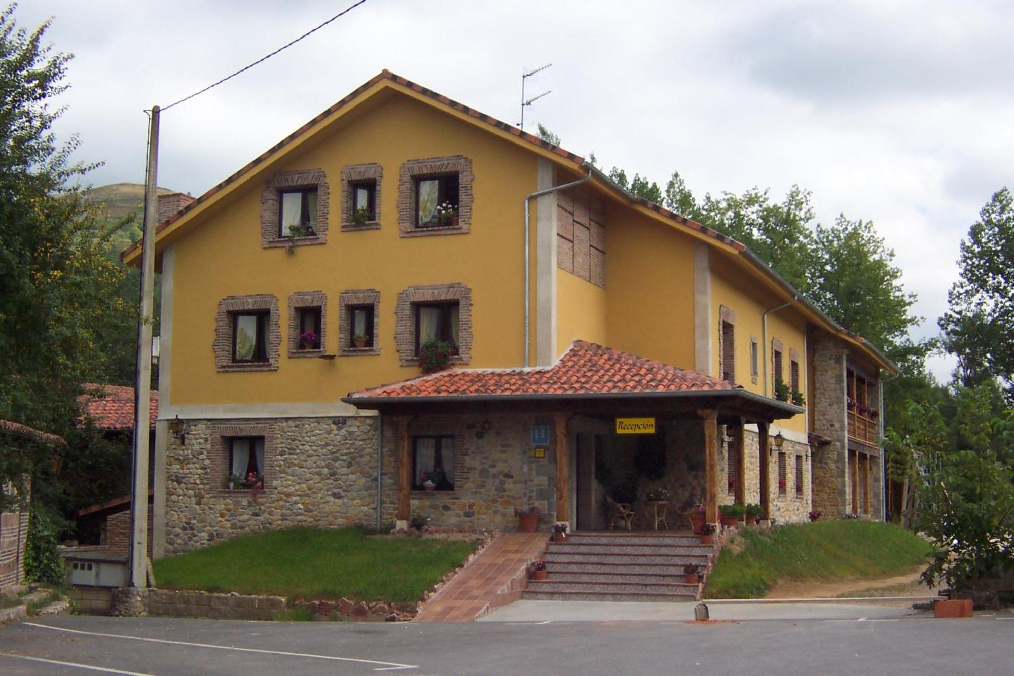 Conjunto Hotelero La Pasera Soto De Cangas Exterior photo